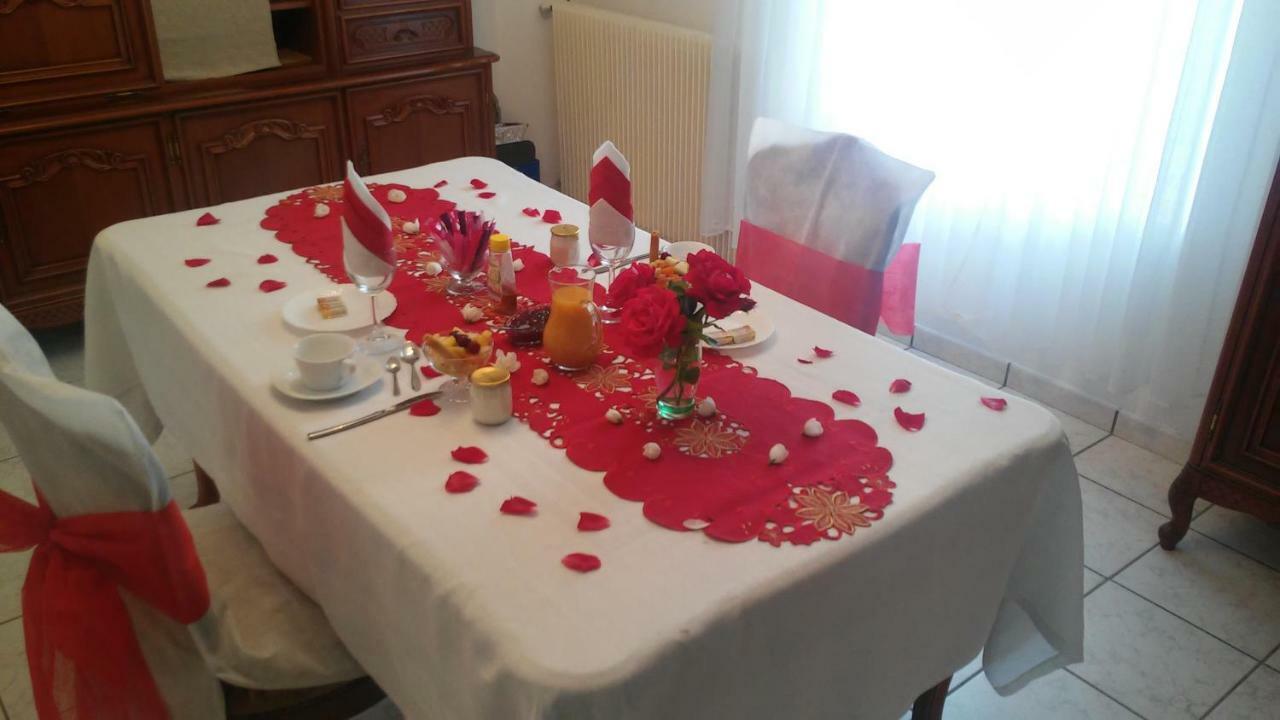 Bienvenue Chez Zina Hotel Vesoul Esterno foto